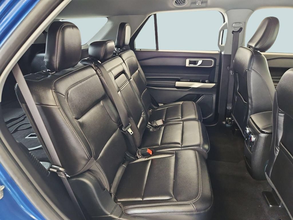 Used 2021 Ford Explorer XLT w/ Equipment Group 202A AWD/4WD image 27