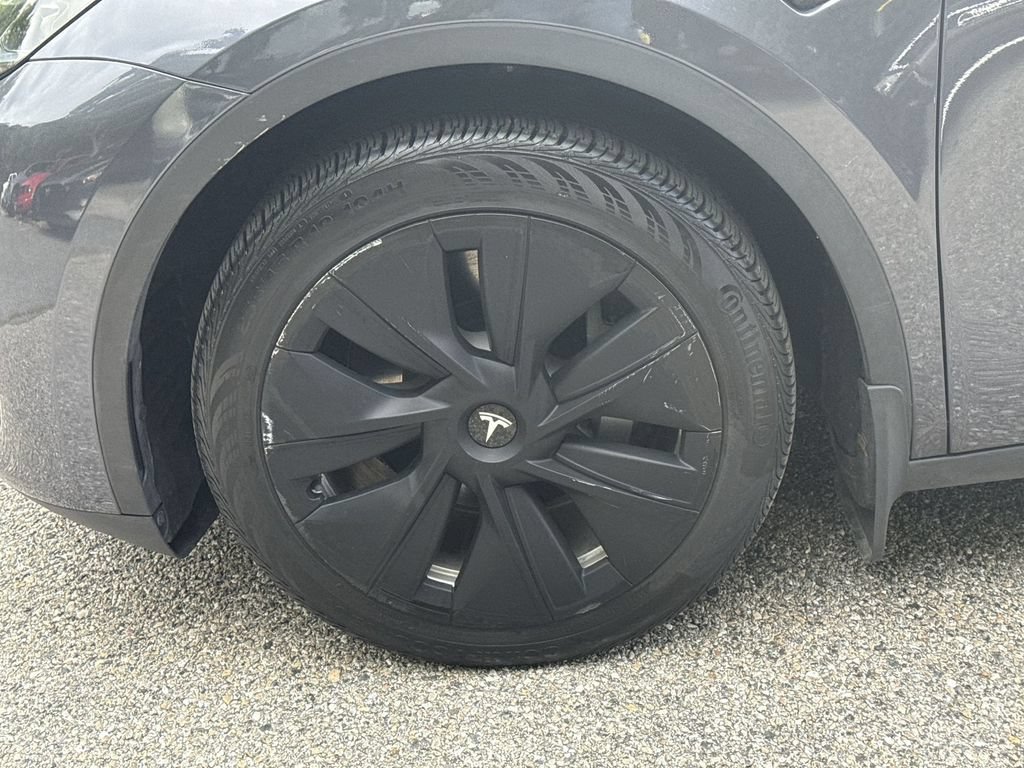 Used 2023 Tesla Model Y Long Range AWD/4WD image 18