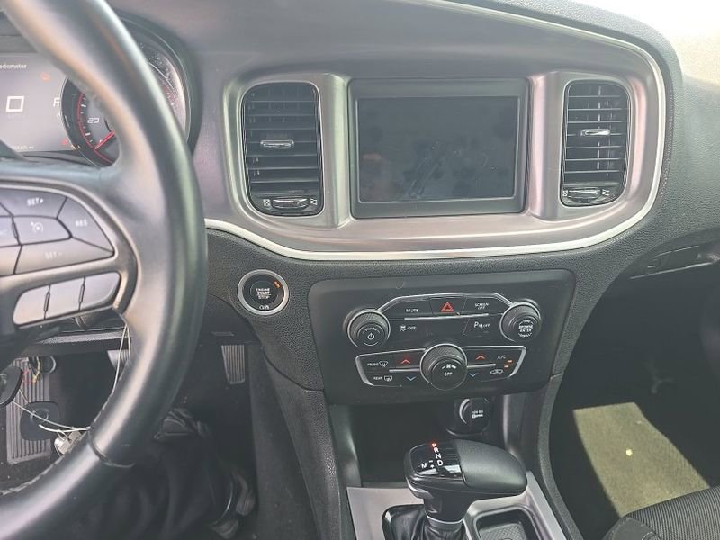 Used 2019 Dodge Charger SXT w/ Blacktop Package RWD image 15
