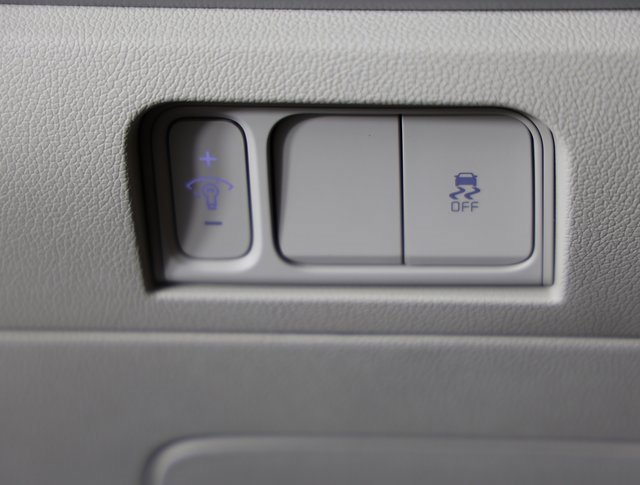 Certified 2025 Kia Sorento S w/ Panoramic Sunroof Package image 24