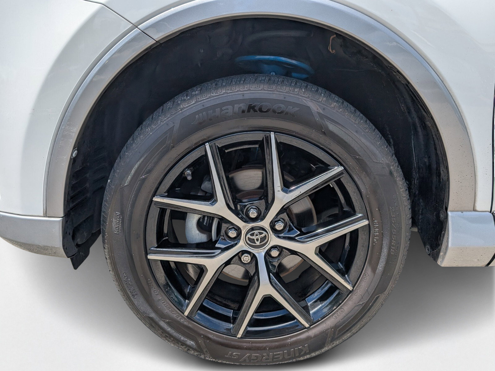 Used 2017 Toyota RAV4 SE w/ Power Extra Value Package image 9