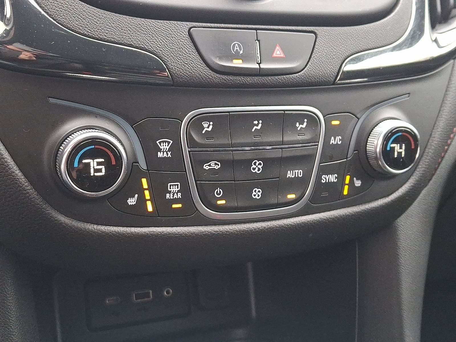 Used 2024 Chevrolet Equinox RS w/ LPO, Floor Liner Package image 17