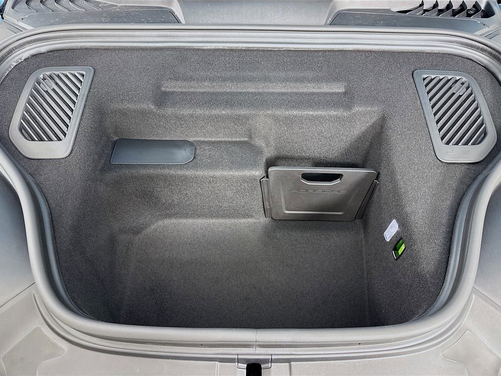 New 2026 Porsche Macan Electric image 33