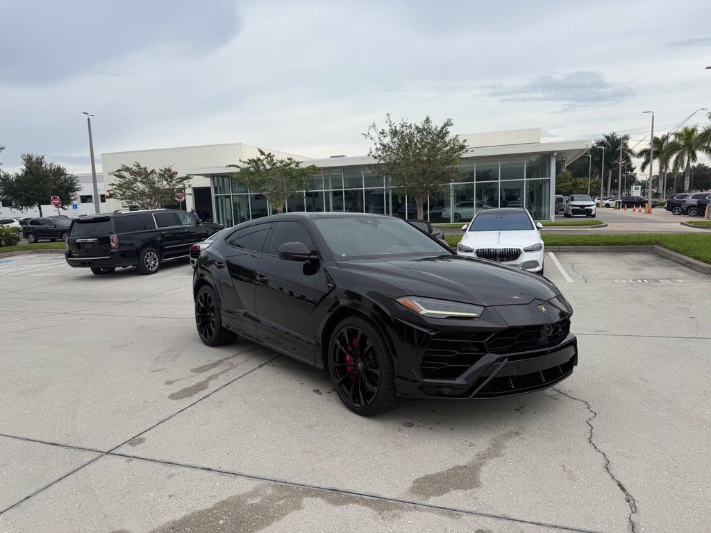 Used 2019 Lamborghini Urus AWD/4WD image 4