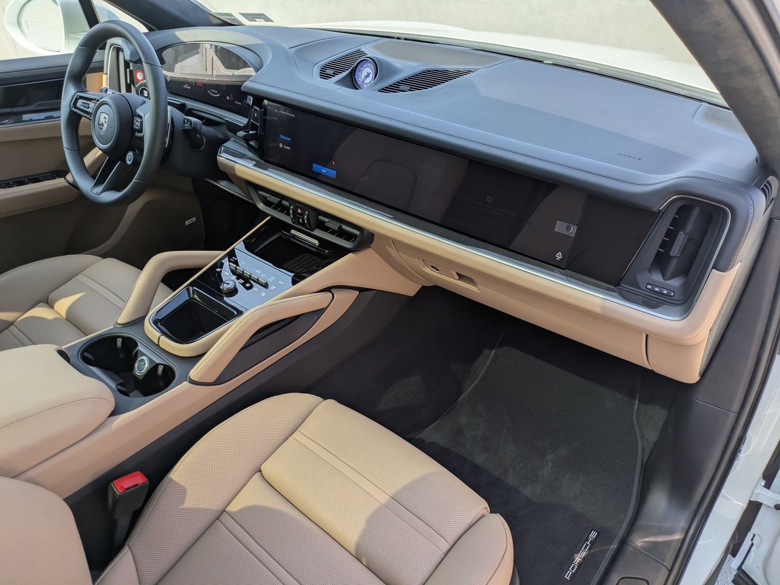New 2025 Porsche Cayenne Turbo AWD/4WD image 26