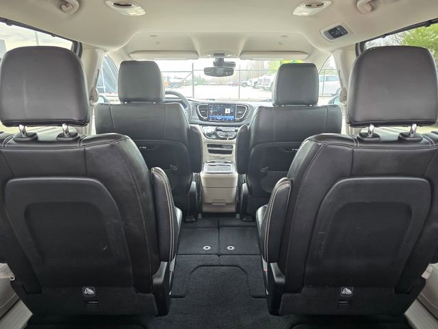 Used 2024 Chrysler Pacifica Touring-L image 25