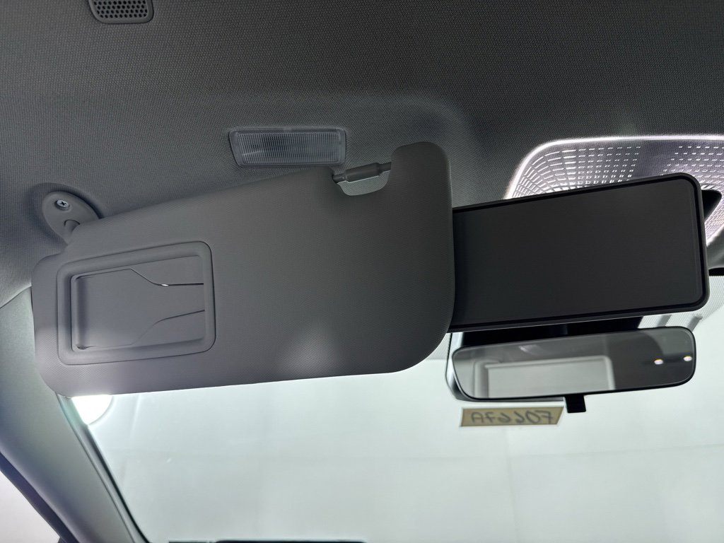 Used 2025 Toyota Prius LE image 29