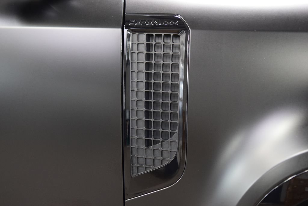 Used 2024 Land Rover Defender 130 X AWD/4WD image 18