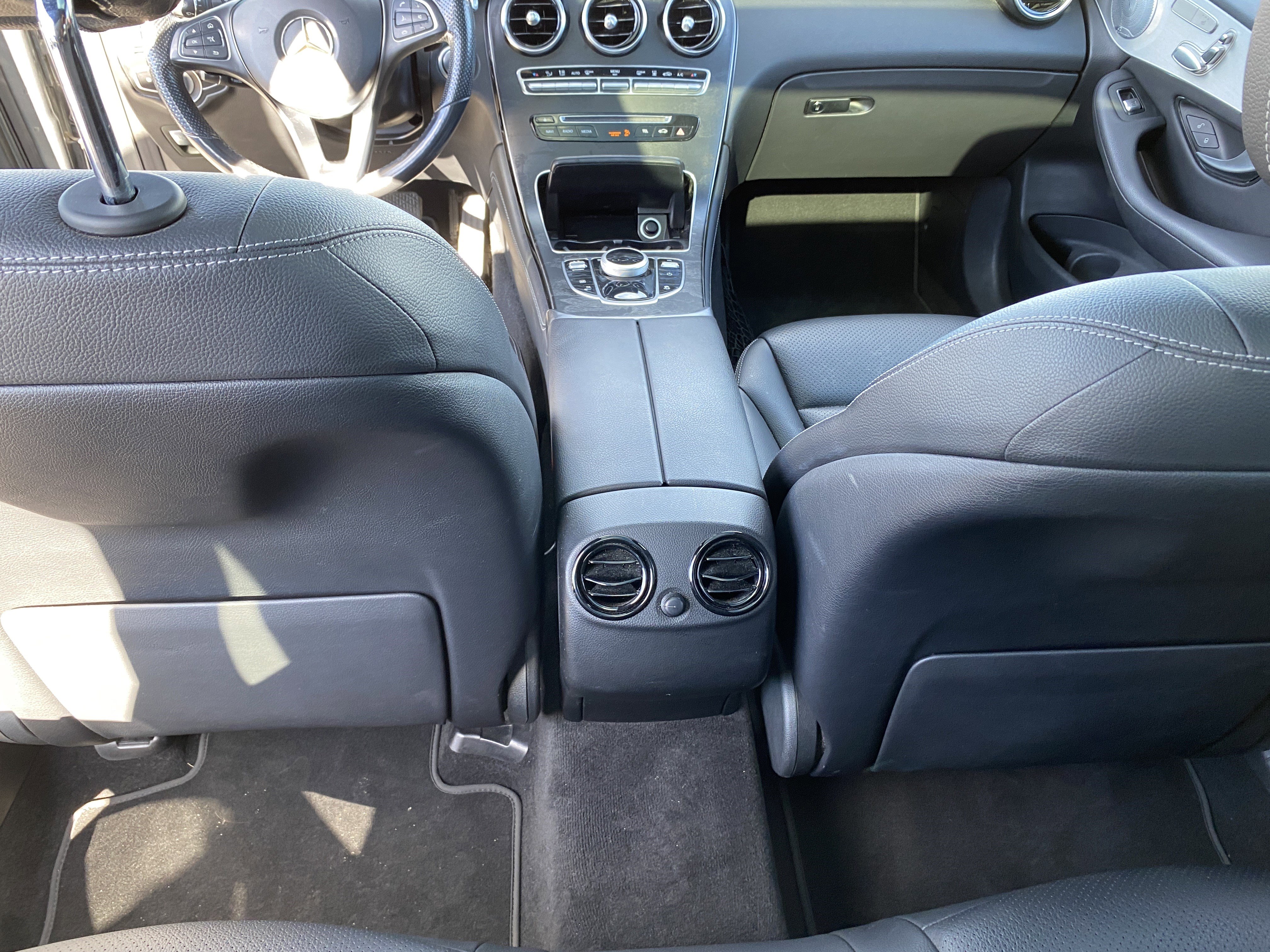 Used 2019 Mercedes-Benz GLC 350e 4MATIC w/ Premium Package image 16