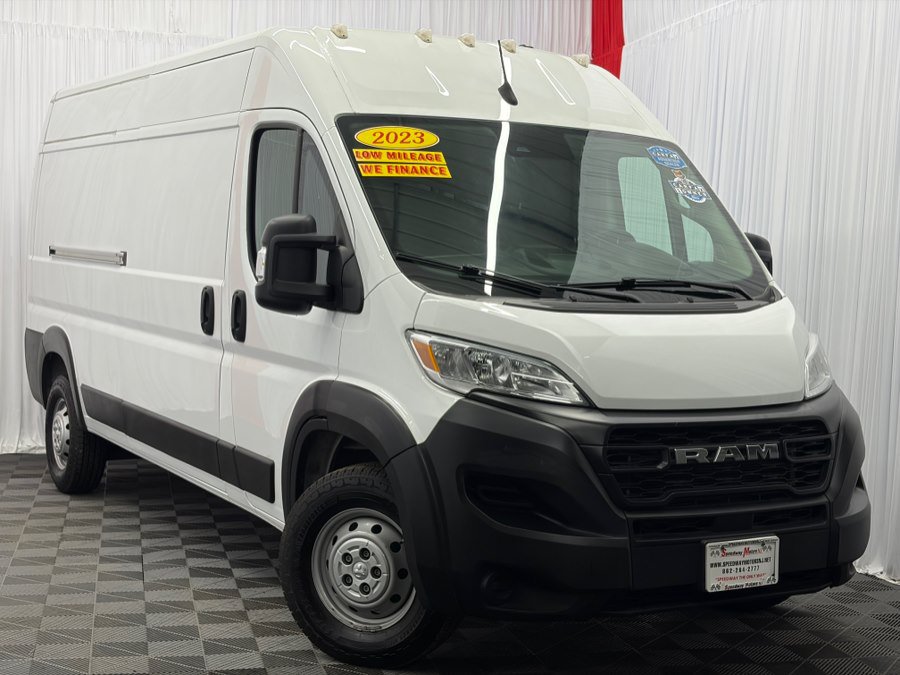 Used 2023 RAM ProMaster 2500 FWD image 1