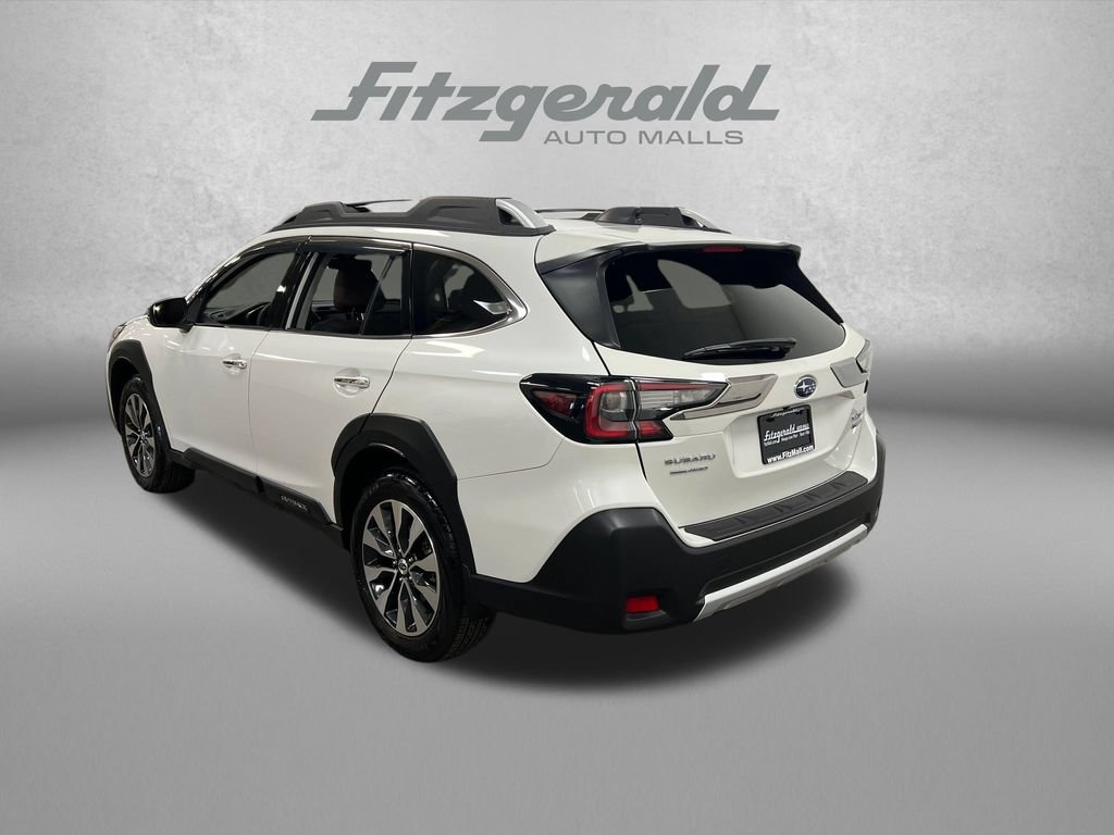 Used 2025 Subaru Outback Touring w/ Popular Package #2 AWD/4WD image 3