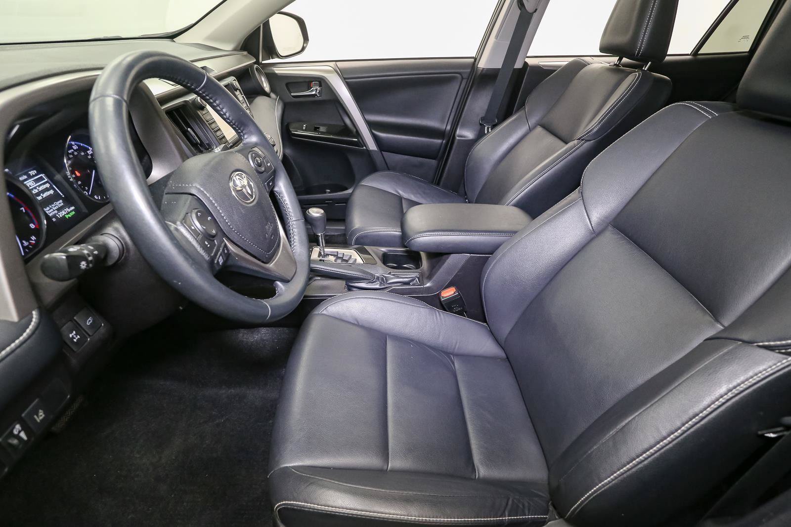 Used 2018 Toyota RAV4 Limited w/ Advanced Technology Package AWD/4WD image 43