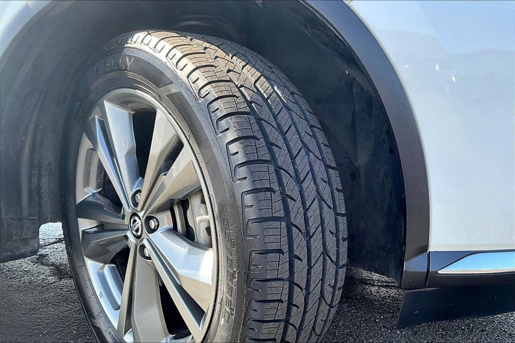 Used 2019 Nissan Murano Platinum w/ Cargo Package FWD image 7
