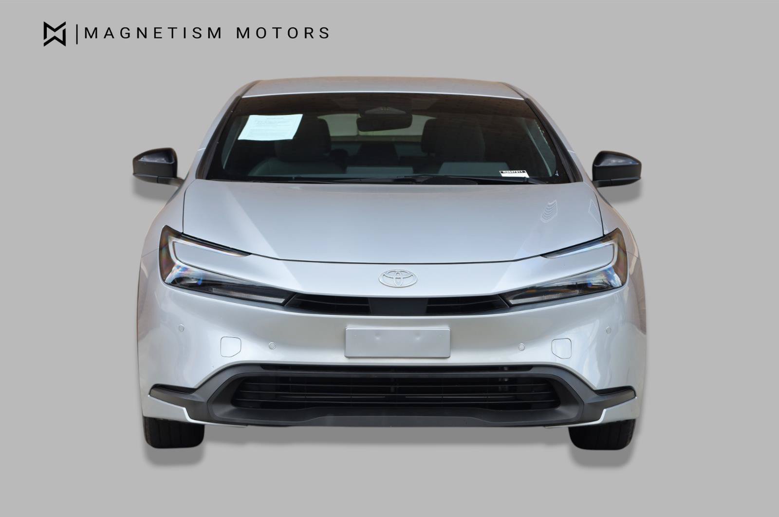 Used 2024 Toyota Prius LE FWD image 5