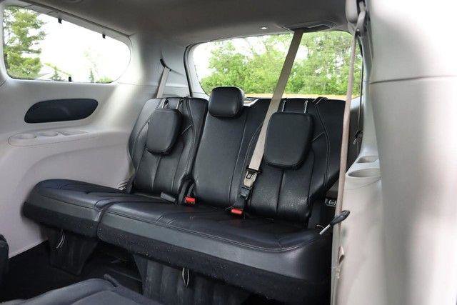 Used 2022 Chrysler Pacifica Touring-L FWD image 26
