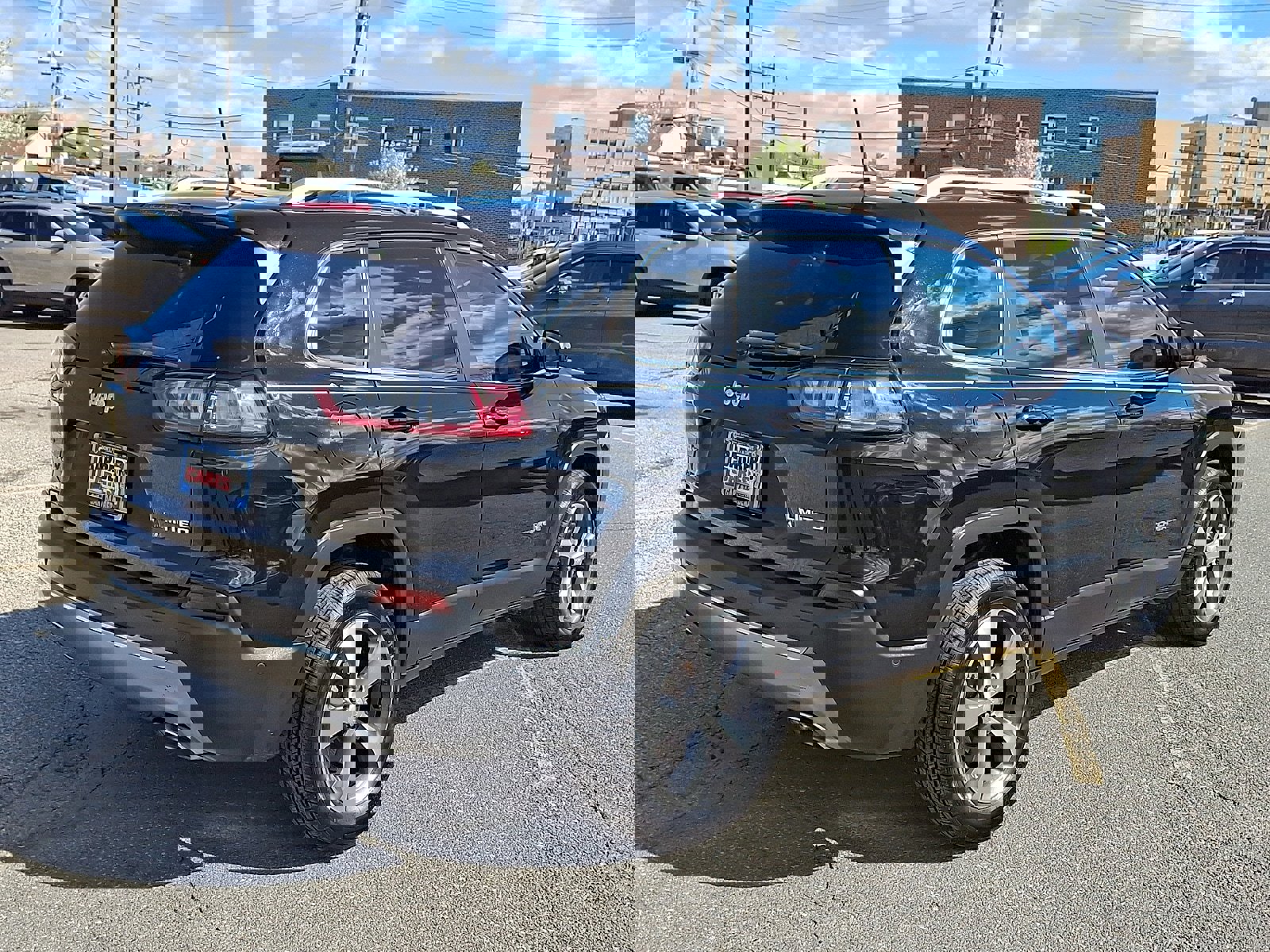 Used 2021 Jeep Cherokee Limited w/ Elite Package image 6