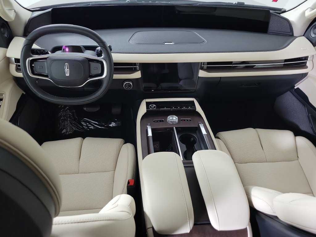 New 2027 Lincoln Navigator L Reserve w/ Jet Appearance Package RWD image 10