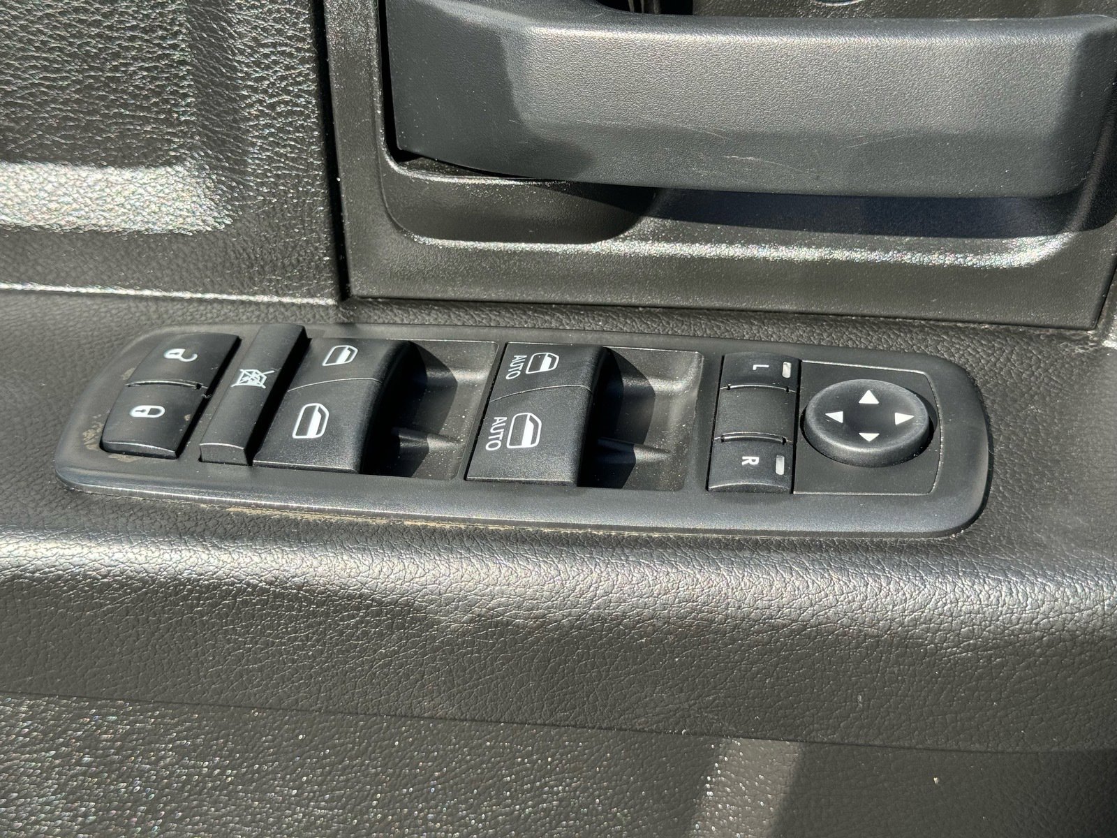 Used 2019 RAM 1500 ST image 17