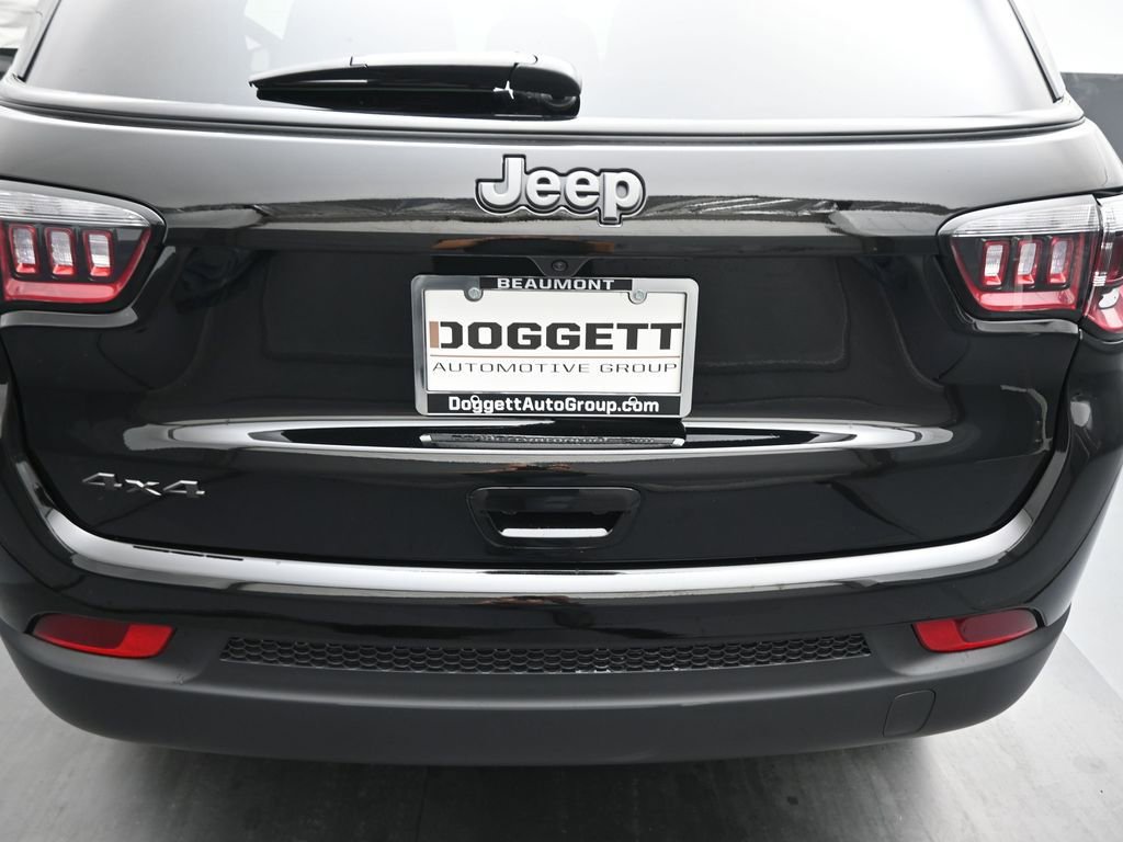 New 2026 Jeep Compass Latitude image 10