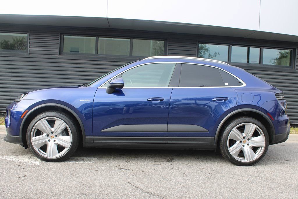 Certified 2024 Porsche Macan 4 Electric AWD/4WD image 2