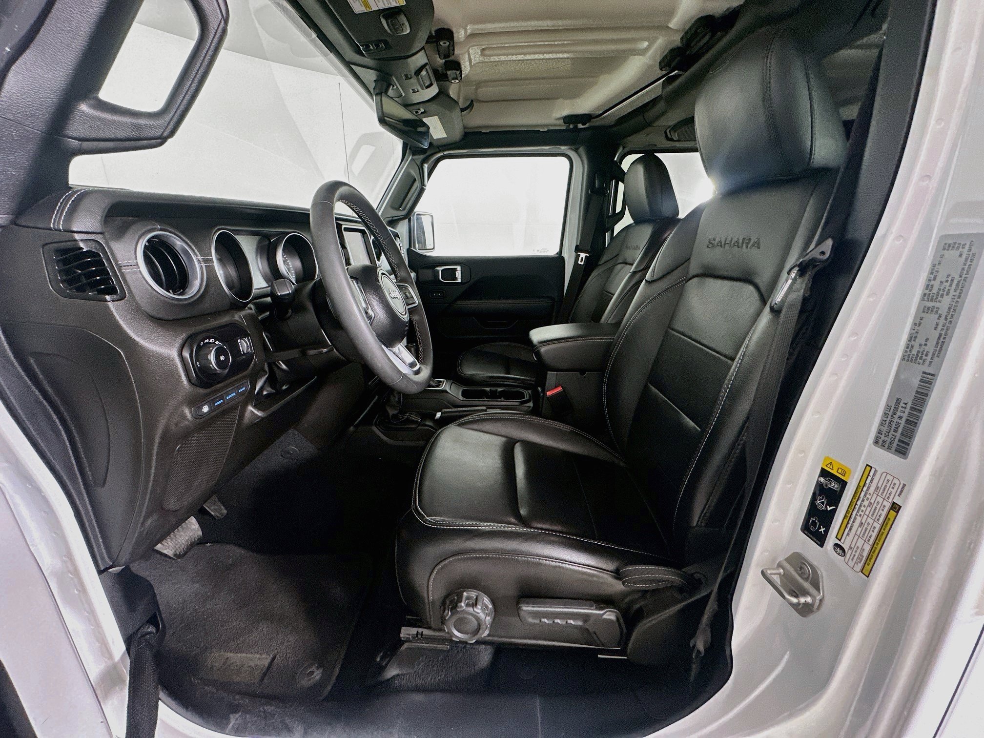 Used 2023 Jeep Wrangler Unlimited Sahara w/ Cold Weather Group AWD/4WD image 13