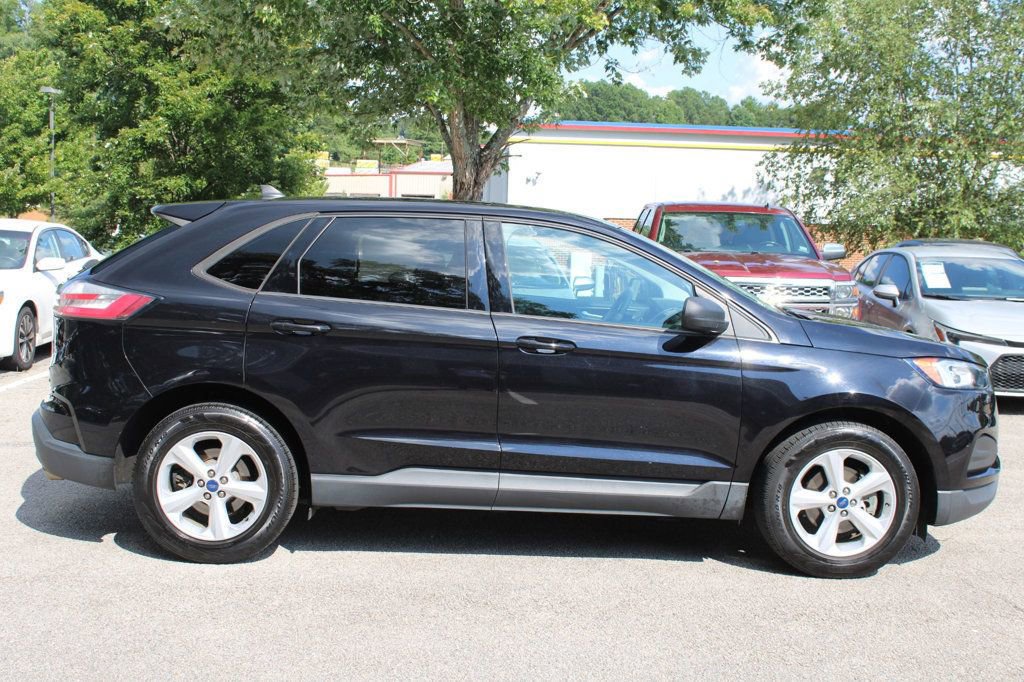 Used 2020 Ford Edge SE image 4