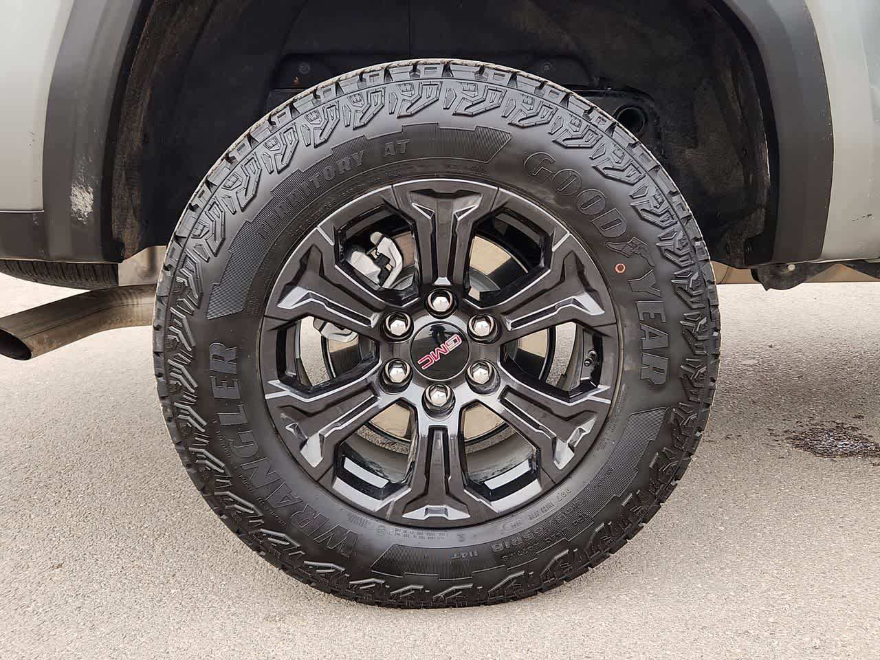 Used 2025 GMC Canyon Elevation w/ Convenience Package image 12