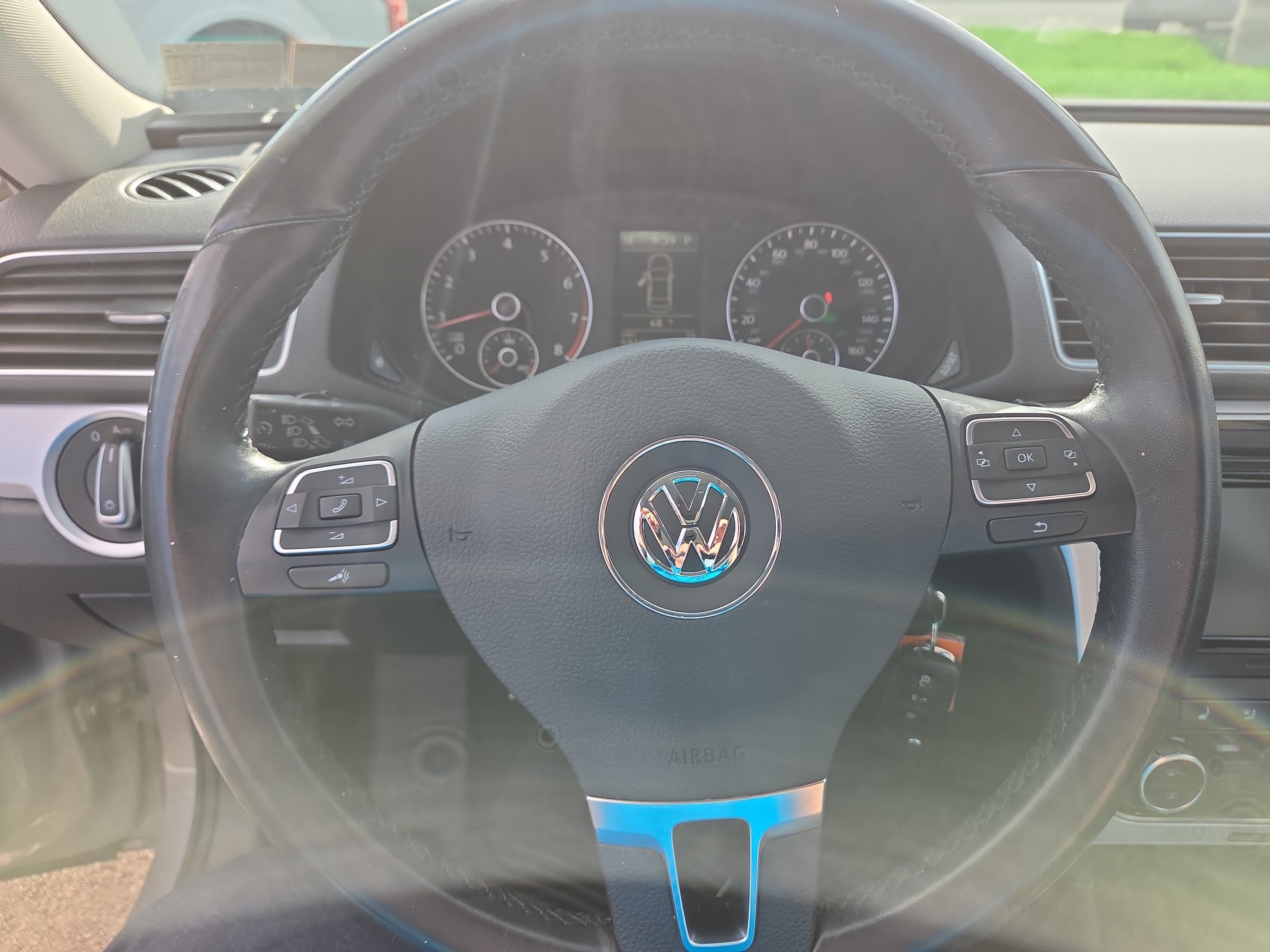 Used 2012 Volkswagen Passat 2.5 SE FWD image 3