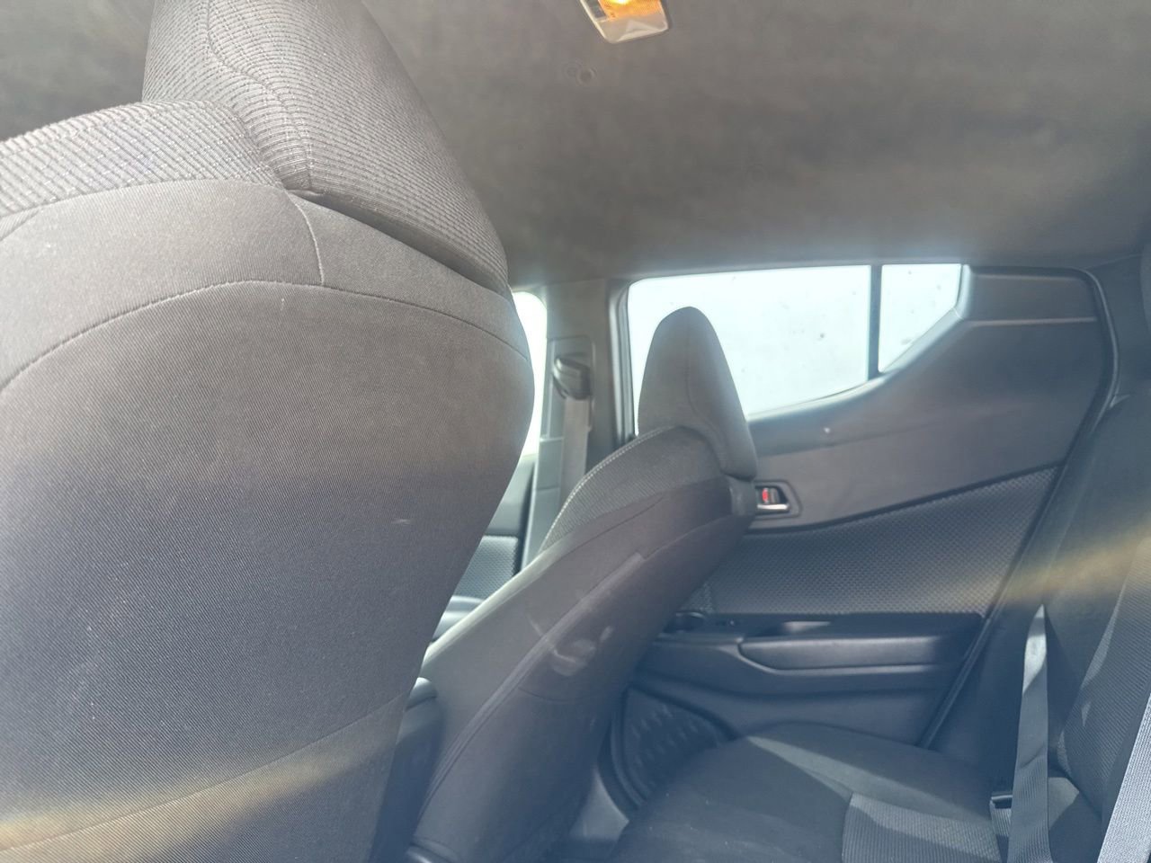 Used 2019 Toyota C-HR XLE FWD image 37