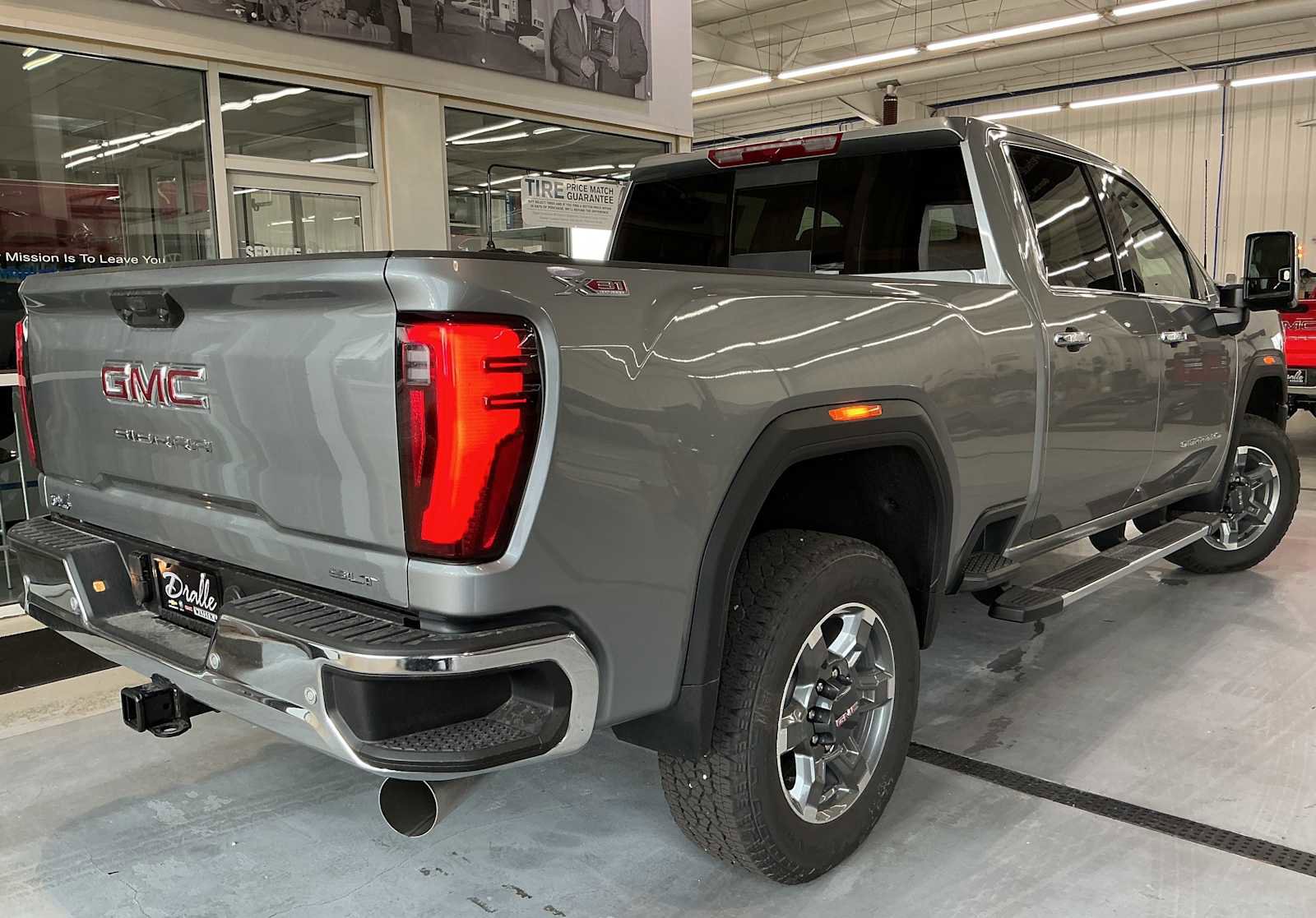 New 2026 GMC Sierra 2500 SLT w/ SLT Premium Package image 4