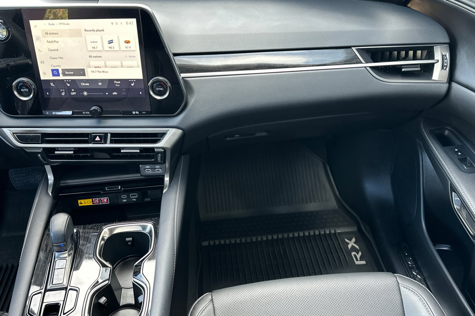 Certified 2024 Lexus RX 350 FWD w/ Technology Package image 31