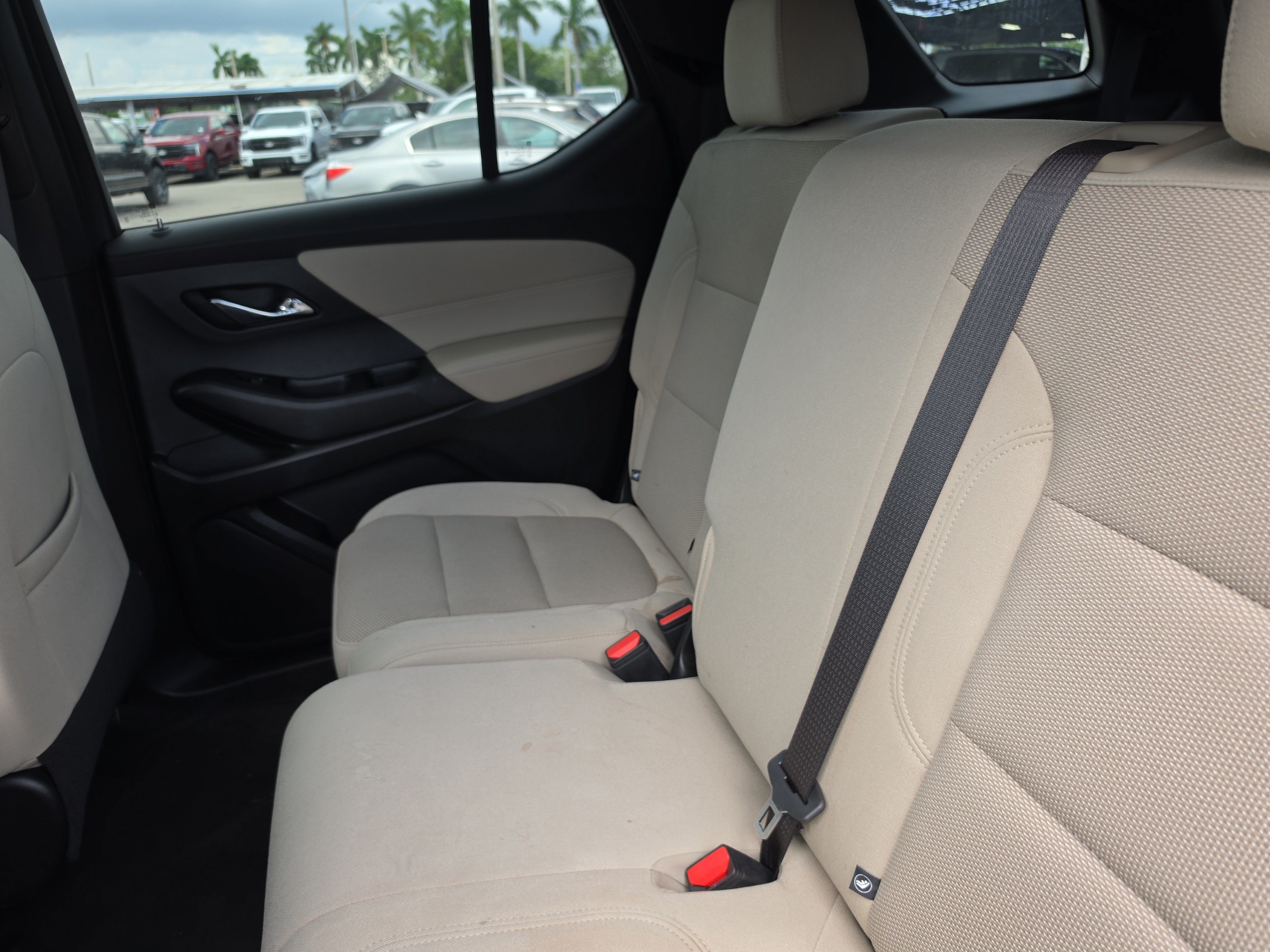Used 2023 Chevrolet Traverse LS FWD image 11