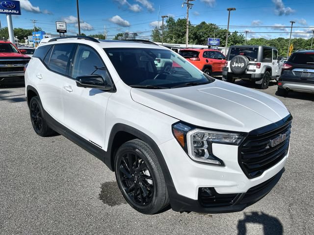 Used 2023 GMC Terrain SLT w/ Tech Package AWD/4WD image 10