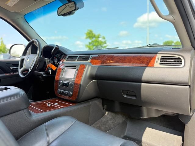 Used 2014 Chevrolet Tahoe LTZ AWD/4WD image 16