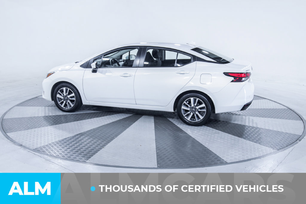 Used 2025 Nissan Versa SV FWD image 4