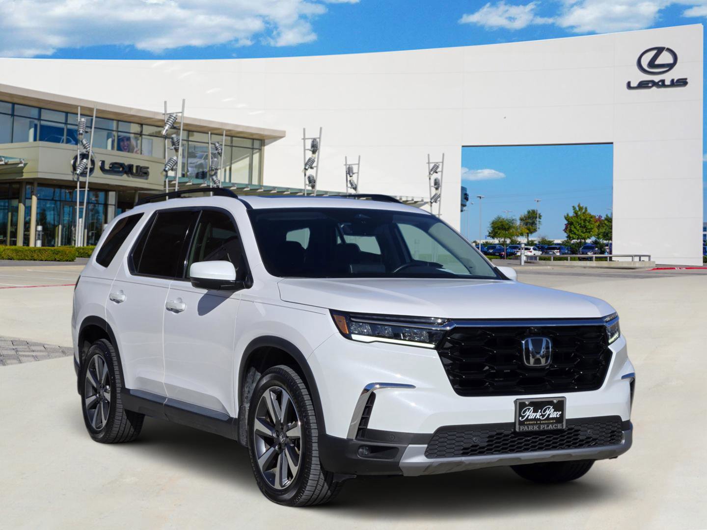 Used 2023 Honda Pilot Elite image 2