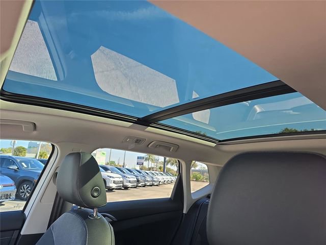 New 2026 Volkswagen Taos SE FWD image 25