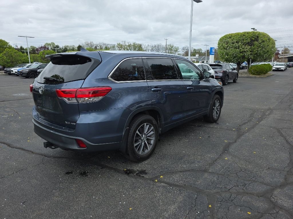 Used 2018 Toyota Highlander XLE AWD/4WD image 10