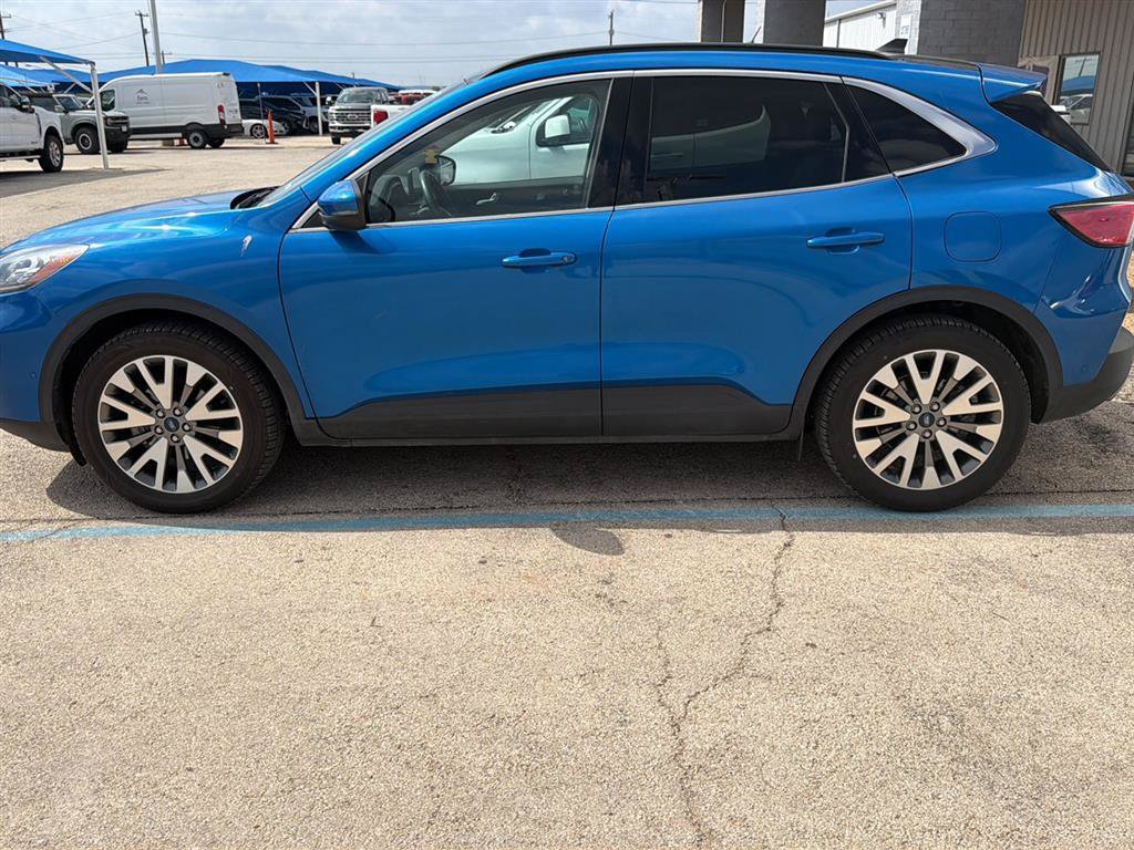 Used 2020 Ford Escape Titanium AWD/4WD image 3