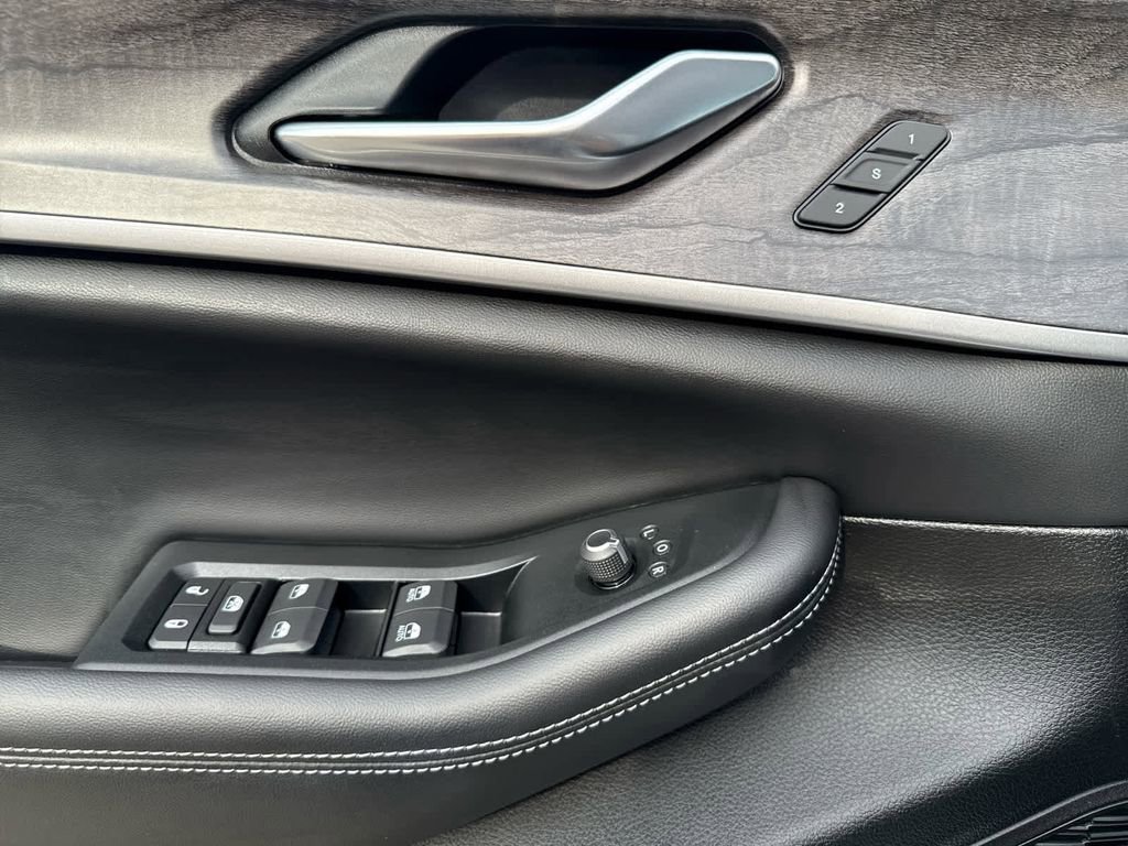 Used 2024 Jeep Grand Cherokee L Limited image 27