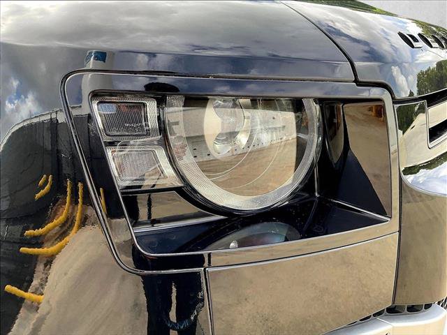 Used 2023 Land Rover Defender 110 SE AWD/4WD image 27