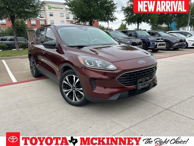 Used 2021 Ford Escape SE w/ SE Sport Appearance Package FWD image 1