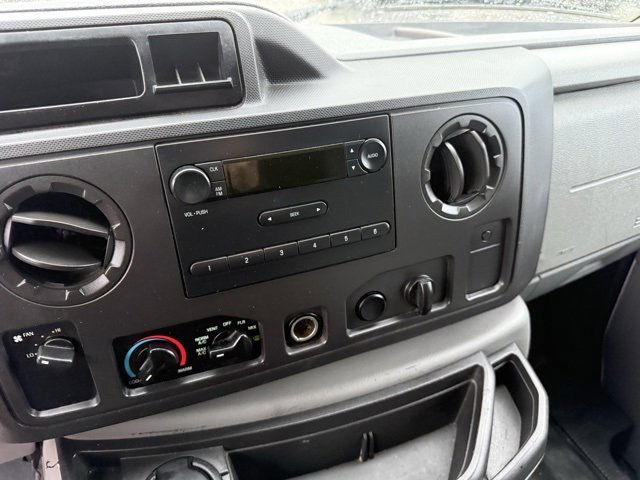 Used 2010 Ford E-150 and Econoline 150 image 10