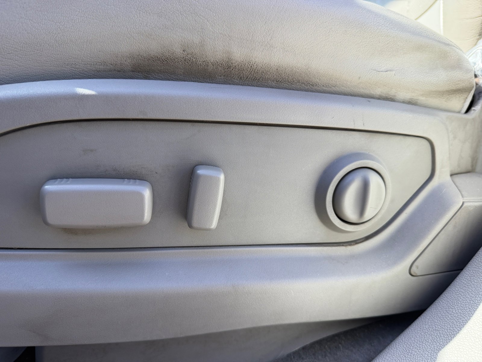 Used 2014 Buick Enclave Leather w/ LPO, Cargo Convenience Pkg FWD image 14