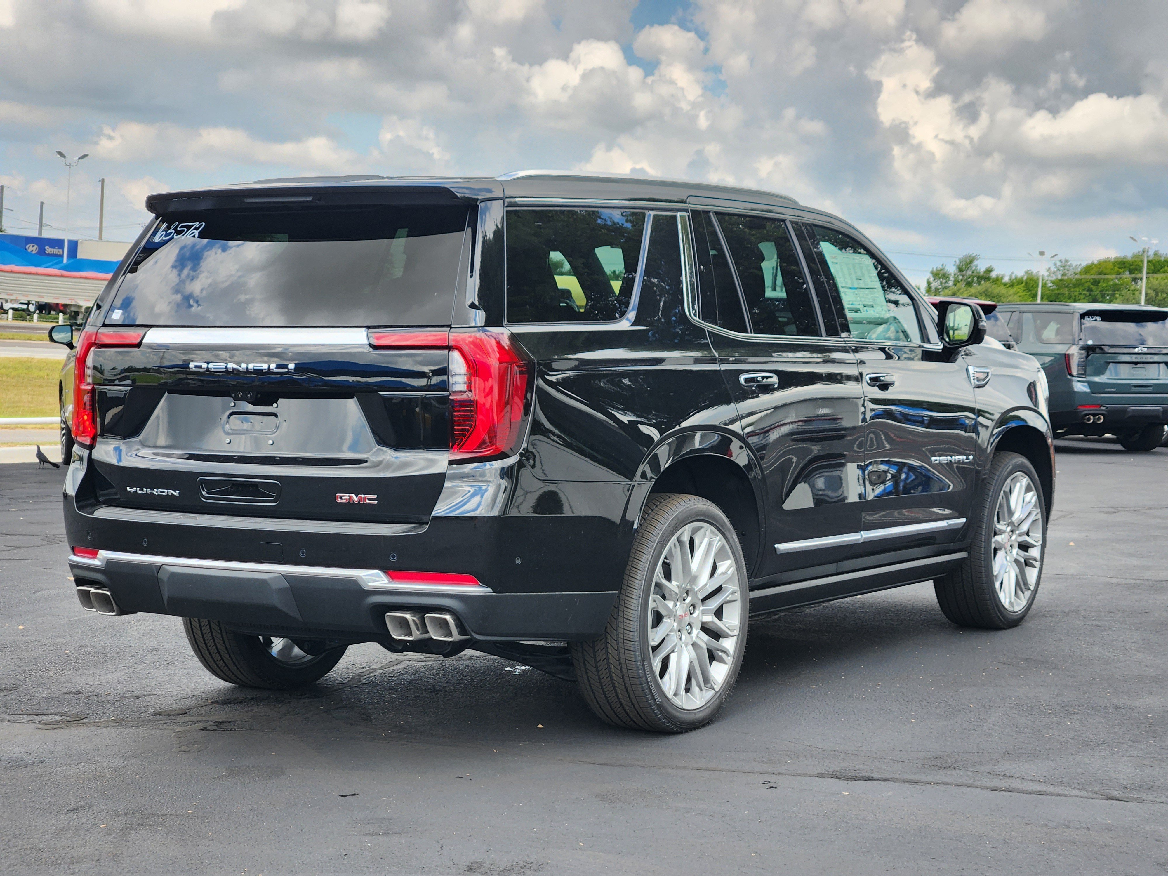 New 2026 GMC Yukon Denali w/ Denali Reserve Package AWD/4WD image 4