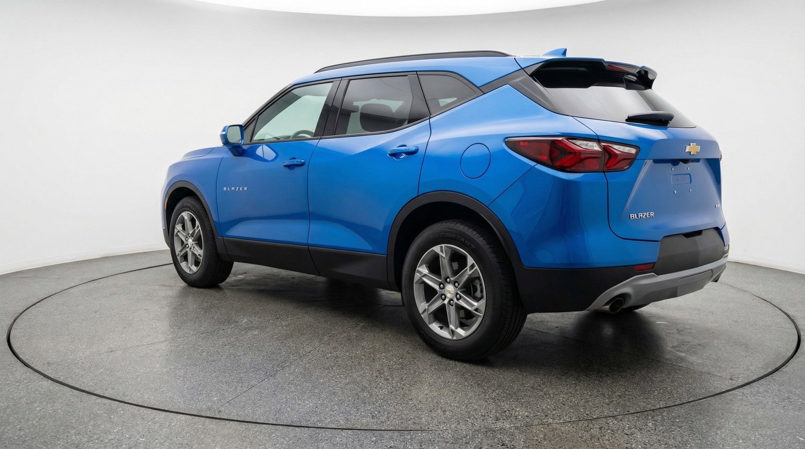 Used 2025 Chevrolet Blazer LT FWD image 6