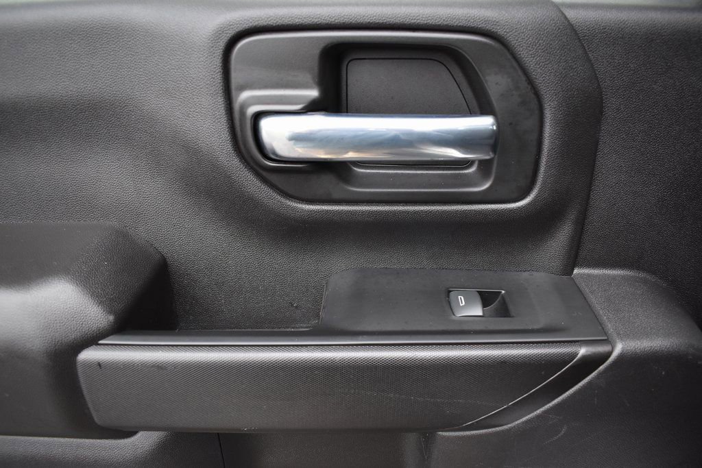 Used 2023 Chevrolet Silverado 2500 Custom w/ Custom Value Package image 12
