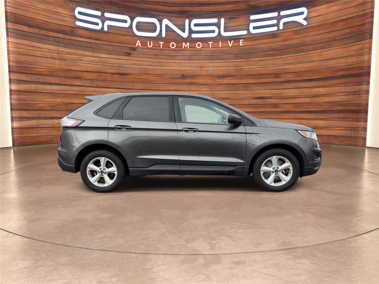 Used 2017 Ford Edge SE image 7