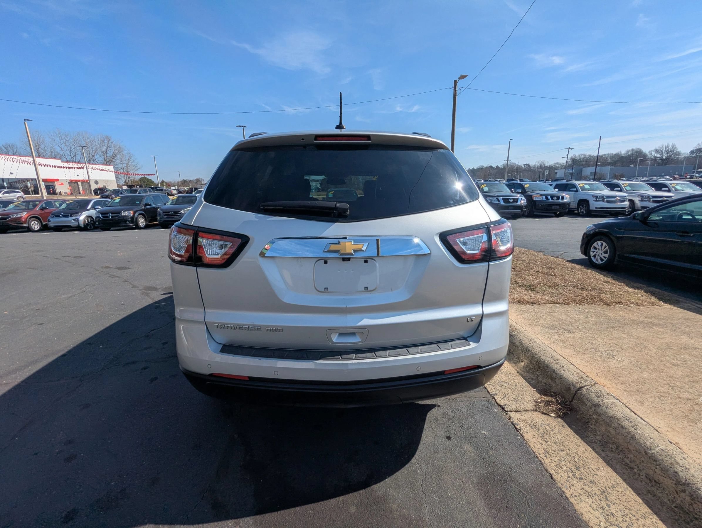 Used 2017 Chevrolet Traverse LT AWD/4WD image 6
