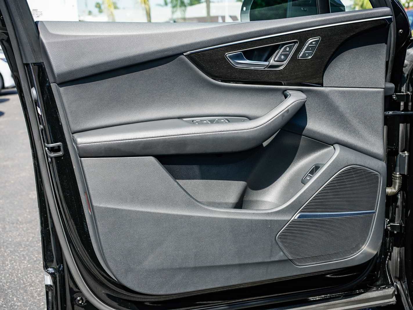 Used 2023 Audi Q7 Premium Plus w/ Premium Plus Package image 20